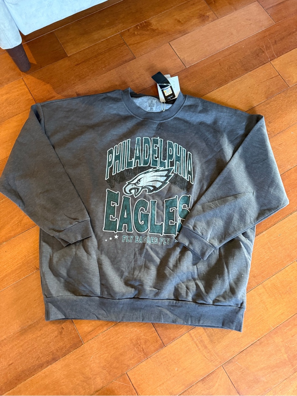 NWT Philadelphia Eagles Crewneck Sweatshirt - Charcoal Gray with Green Logo XXL - Picture 1 of 4